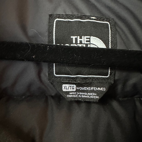 The North Face Women's Black Puffer Jacket Size XL - Picture 5 of 12